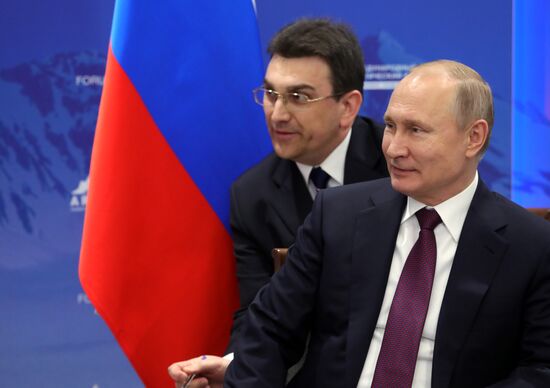 Рабочая поездка президента РФ В. Путина в Санкт-Петербург