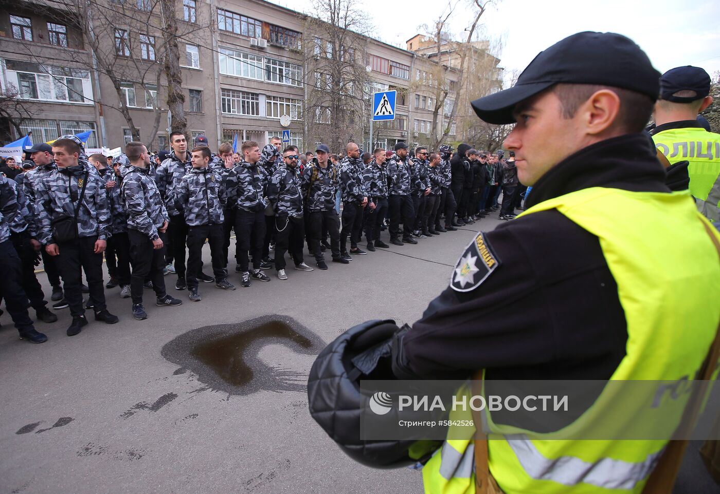 Акция националистов против П. Порошенко в Киеве