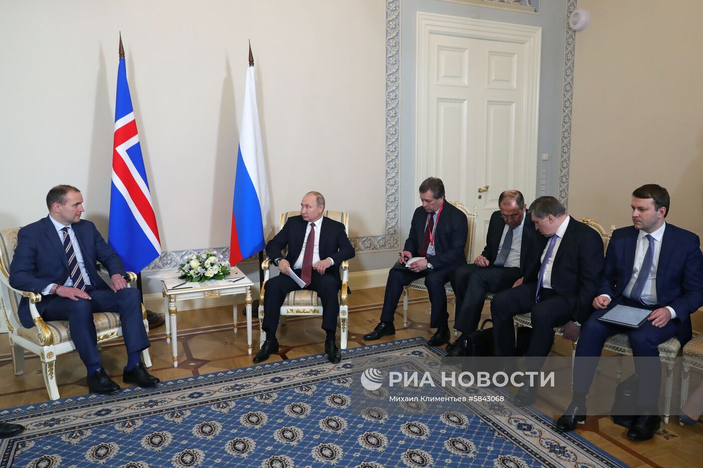 Рабочая поездка президента РФ В. Путина в Санкт-Петербург. День второй