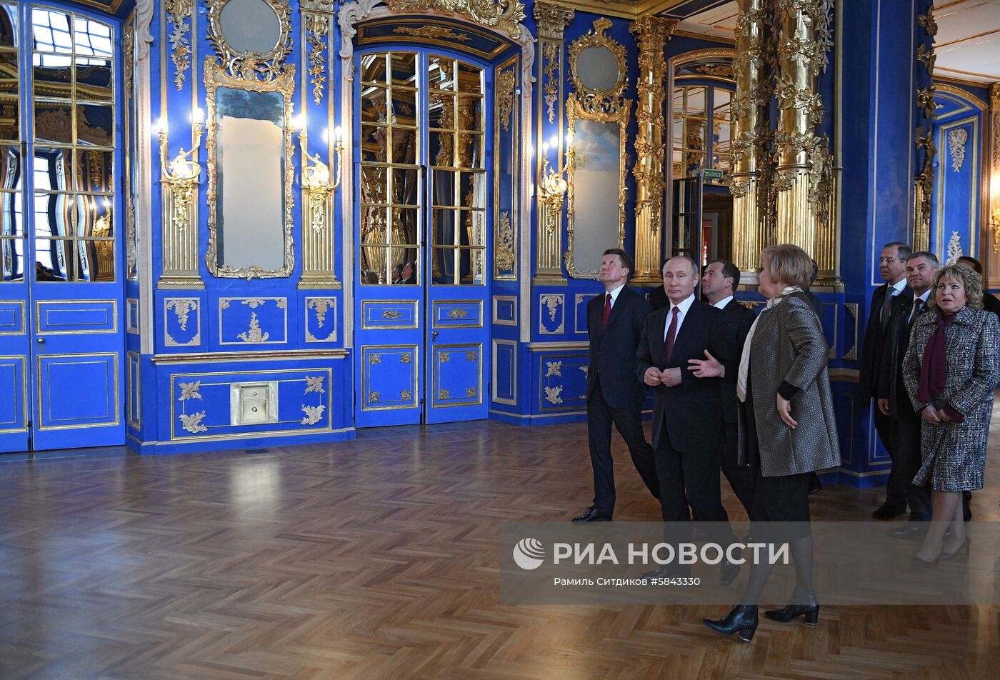 Рабочая поездка президента РФ В. Путина в Санкт-Петербург. День второй