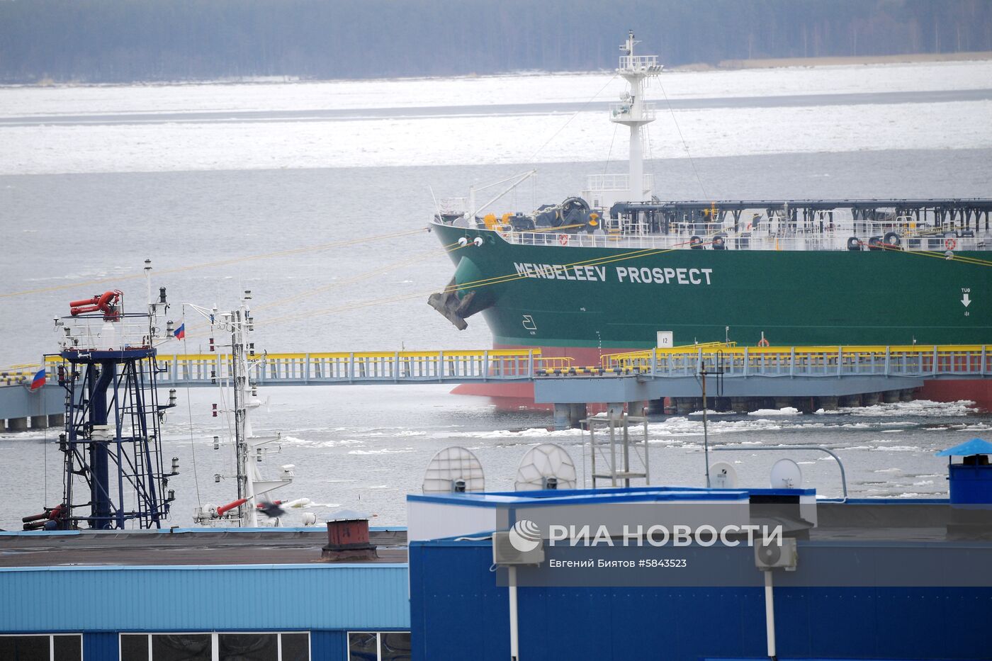 Танкер "Проспект Менделеева"