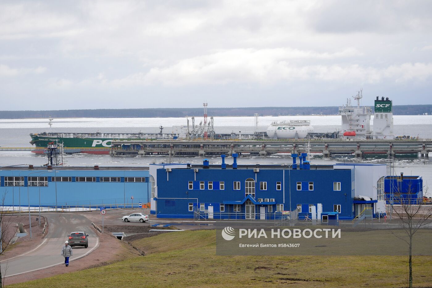 Танкер "Проспект Менделеева"