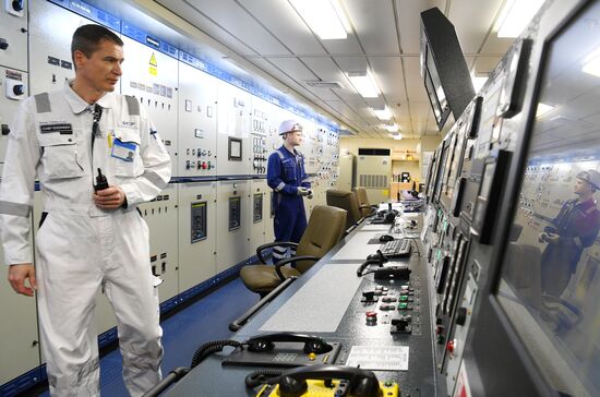 Танкер "Проспект Менделеева"