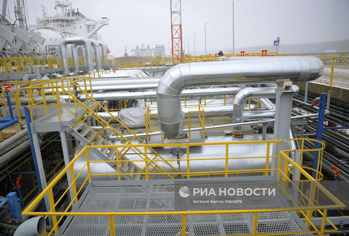 Танкер "Проспект Менделеева"