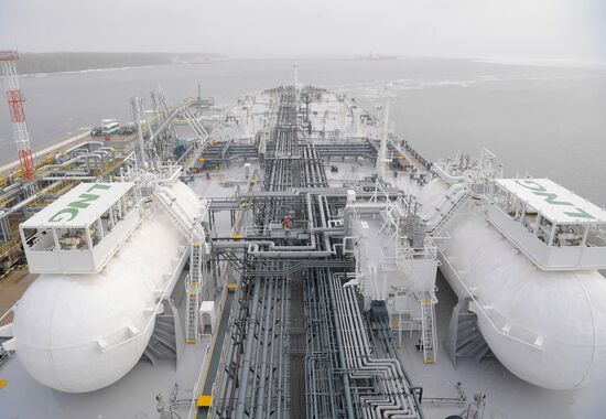 Танкер "Проспект Менделеева"