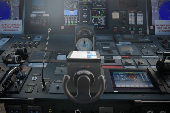 Танкер "Проспект Менделеева"