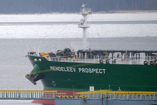 Танкер "Проспект Менделеева"
