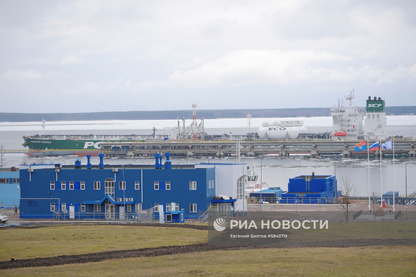 Танкер "Проспект Менделеева"