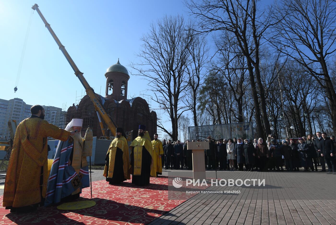 Установка креста на главный храм Росгвардии 