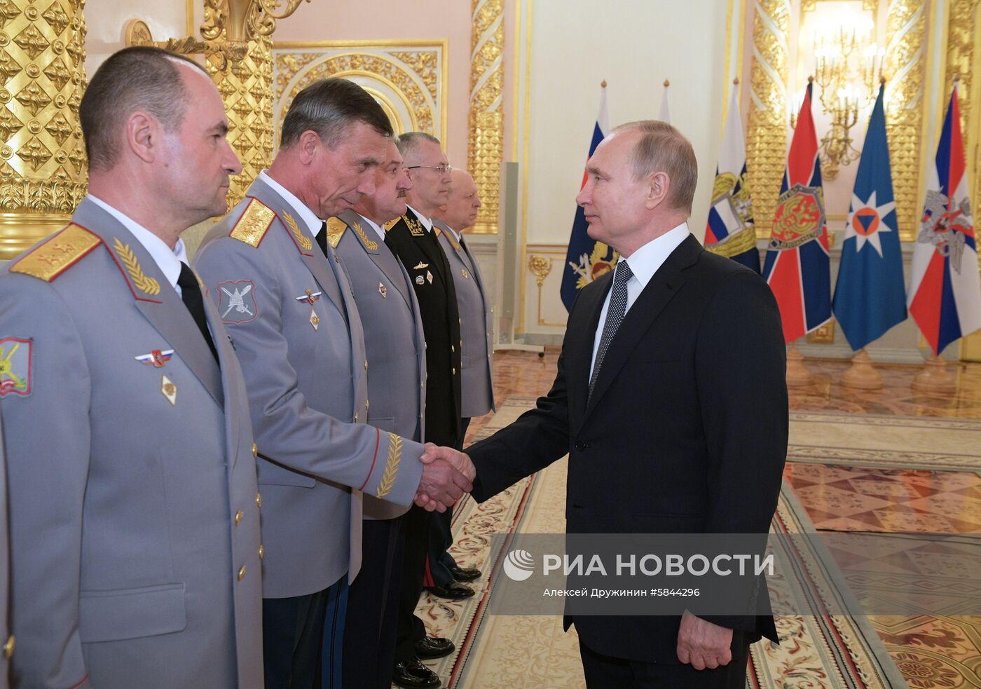 Церемония представления президенту РФ В. Путину офицеров и прокуроров, назначенных на высшие должности