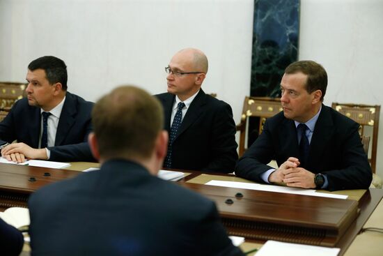 Президент РФ В. Путин провел совещание с членами правительства РФ