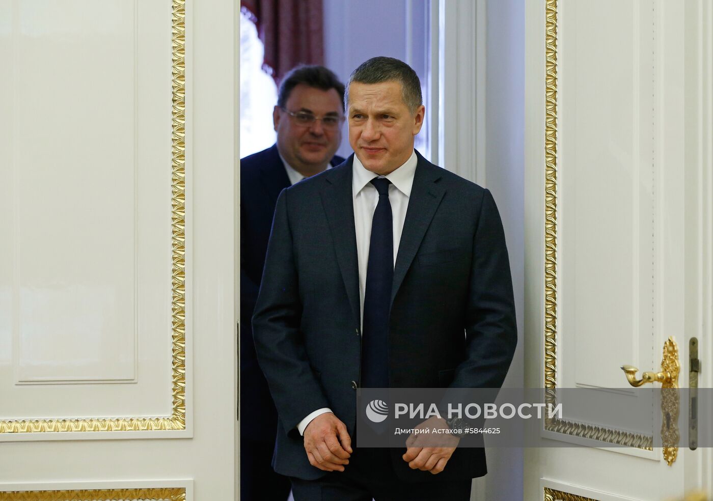 Президент РФ В. Путин провел совещание с членами правительства РФ