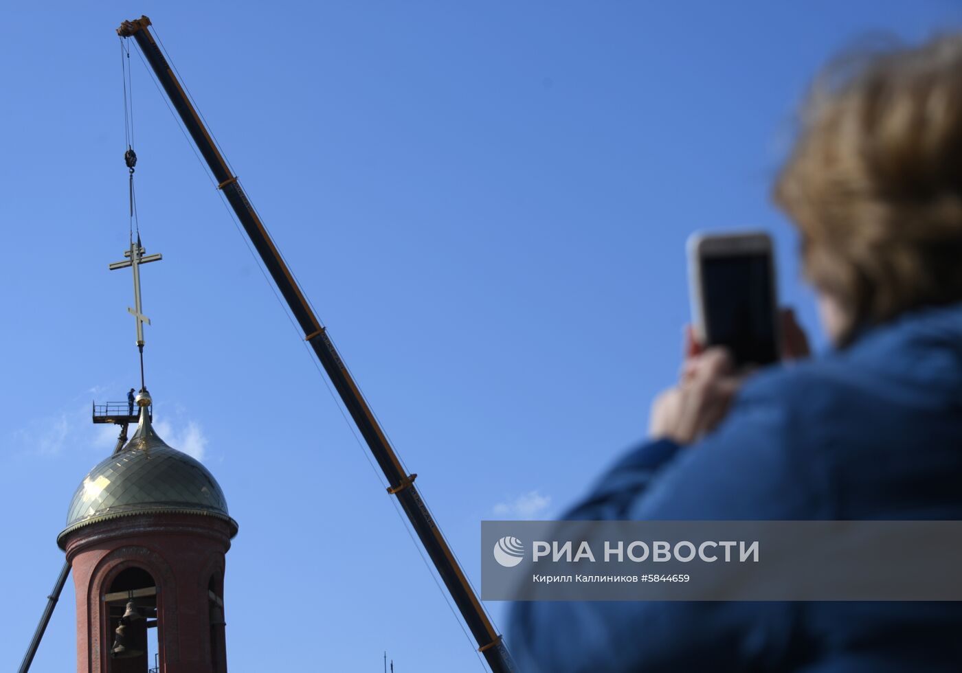 Установка креста на главный храм Росгвардии