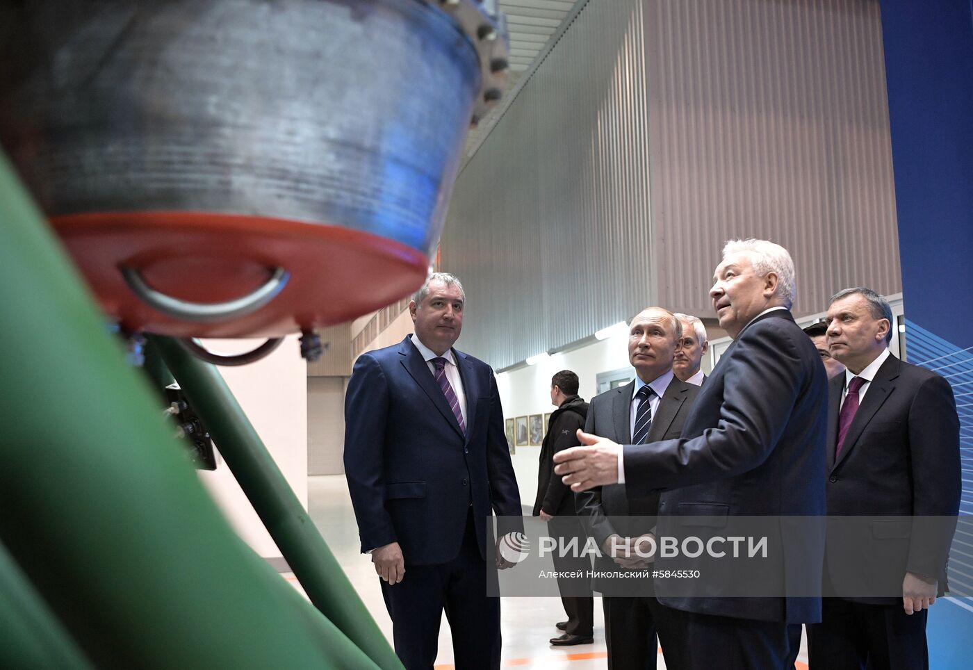 Президент РФ В. Путин посетил НПО "Энергомаш"