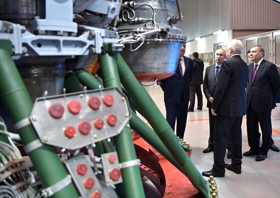 Президент РФ В. Путин посетил НПО "Энергомаш"