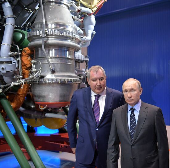 Президент РФ В. Путин посетил НПО "Энергомаш"