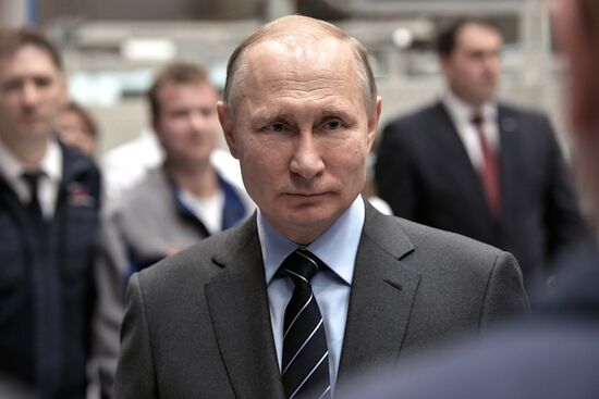 Президент РФ В. Путин посетил НПО "Энергомаш"
