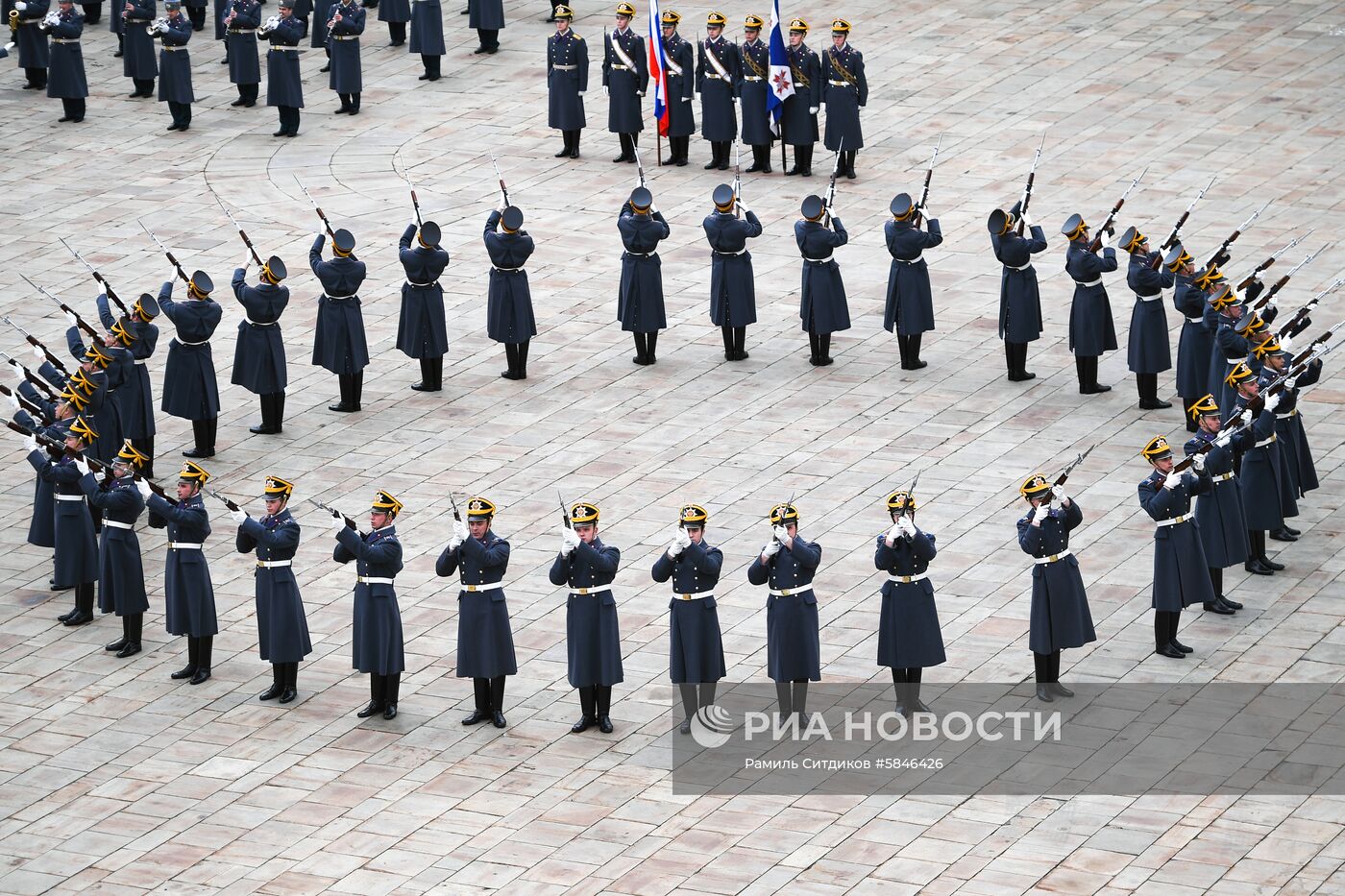 Развод конных и пеших караулов Президентского полка