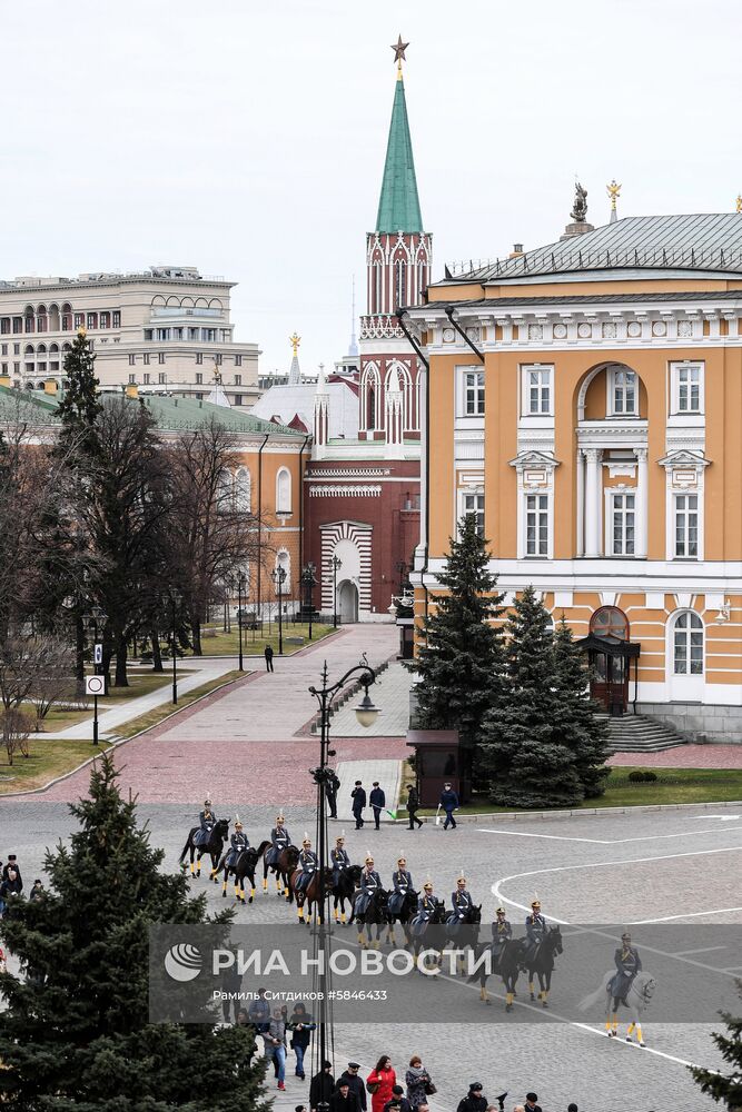 Развод конных и пеших караулов Президентского полка