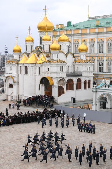 Развод конных и пеших караулов Президентского полка