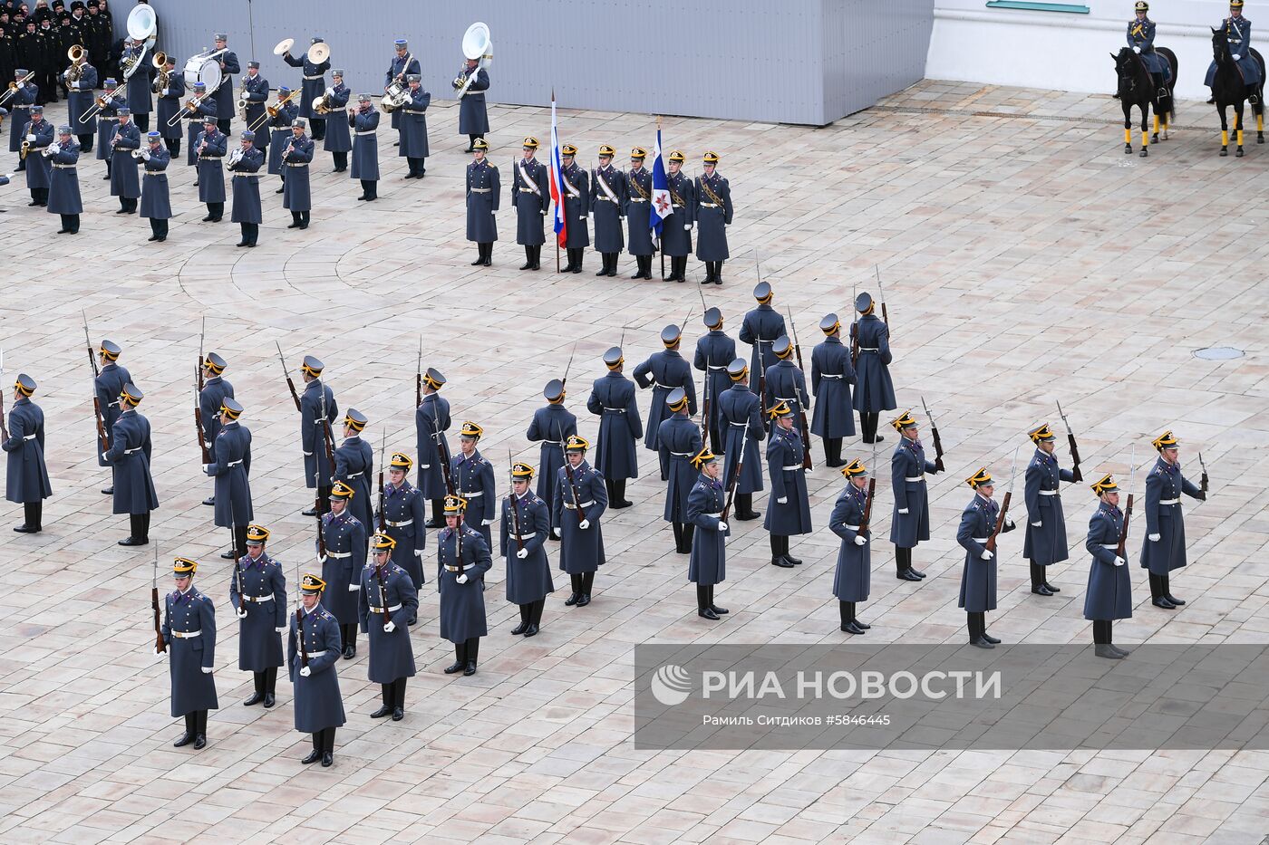 Развод конных и пеших караулов Президентского полка