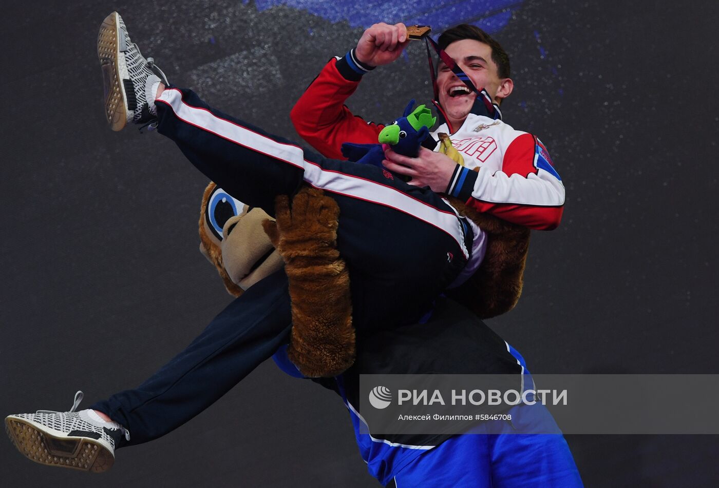 Церемония награждения призеров чемпионата Европы по спортивной гимнастике в Польше