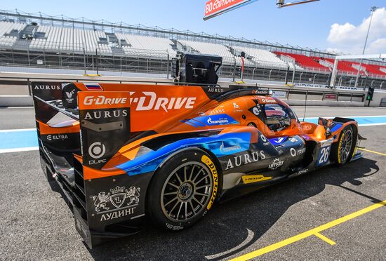 Российская команда G-Drive Racing на прототипе Aurus 01 впервые в истории выиграла квалификацию в гонке "4 часа Ле-Кастелле"