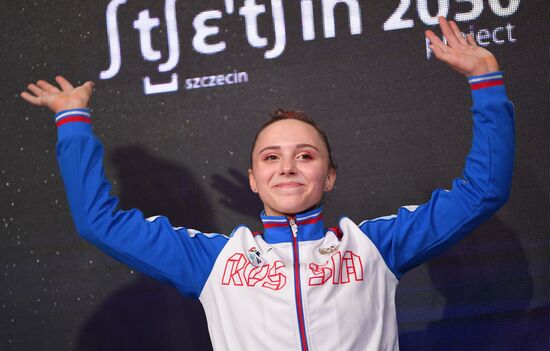 Церемония награждения призеров чемпионата Европы по спортивной гимнастике в Польше