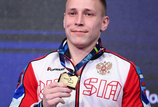 Церемония награждения призеров чемпионата Европы по спортивной гимнастике в Польше