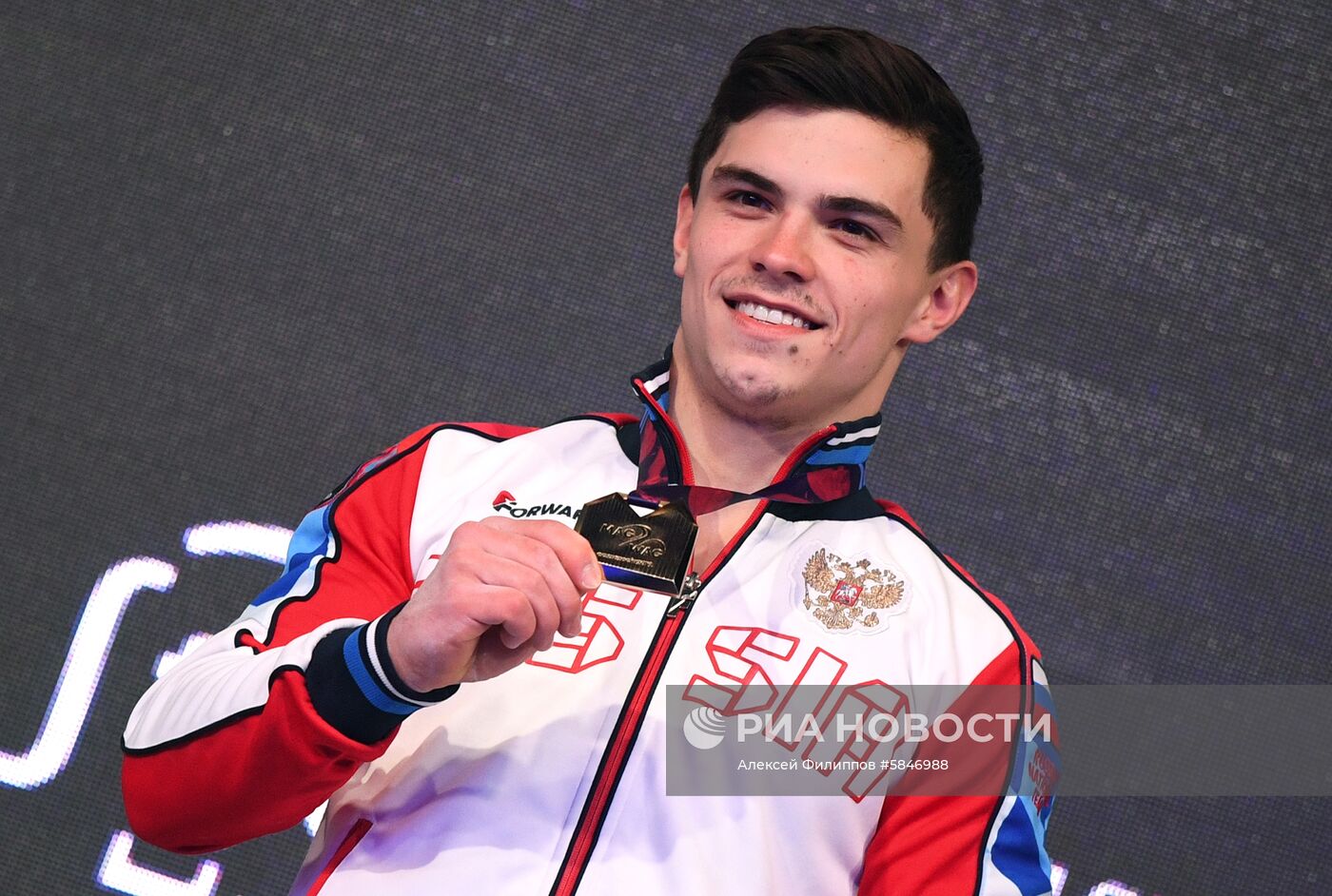 Церемония награждения призеров чемпионата Европы по спортивной гимнастике в Польше