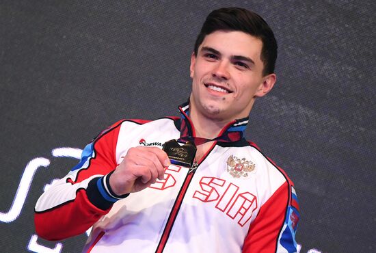 Церемония награждения призеров чемпионата Европы по спортивной гимнастике в Польше