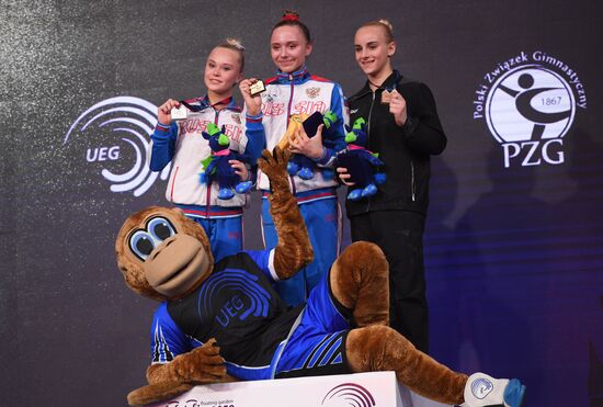 Церемония награждения призеров чемпионата Европы по спортивной гимнастике в Польше