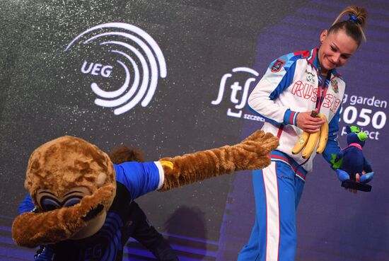 Церемония награждения призеров чемпионата Европы по спортивной гимнастике в Польше
