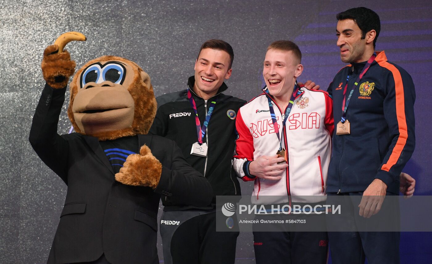 Церемония награждения призеров чемпионата Европы по спортивной гимнастике в Польше