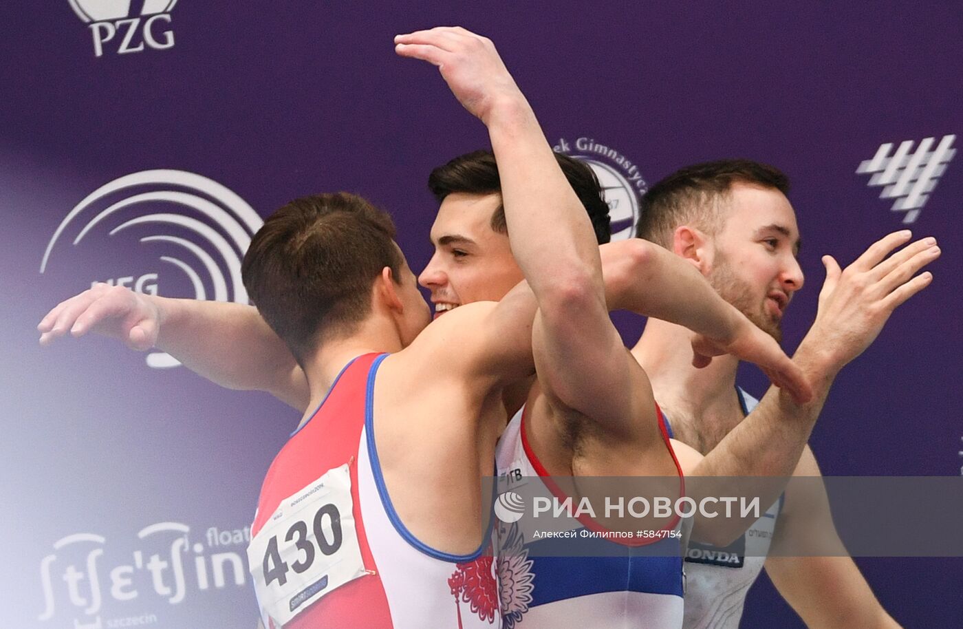 Церемония награждения призеров чемпионата Европы по спортивной гимнастике в Польше