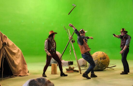 Подготовка каскадеров "Ленфильма" к участию в акции "Ночь музеев" 