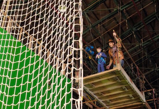 Подготовка каскадеров "Ленфильма" к участию в акции "Ночь музеев"