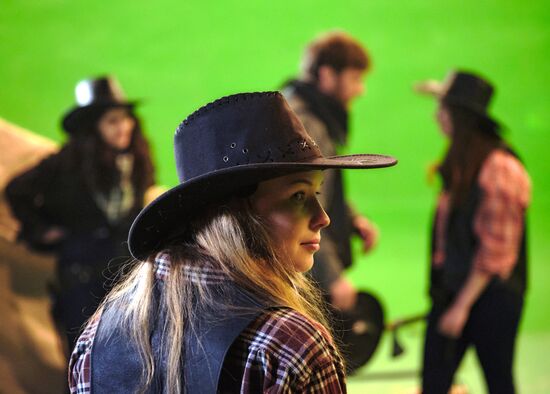 Подготовка каскадеров "Ленфильма" к участию в акции "Ночь музеев"