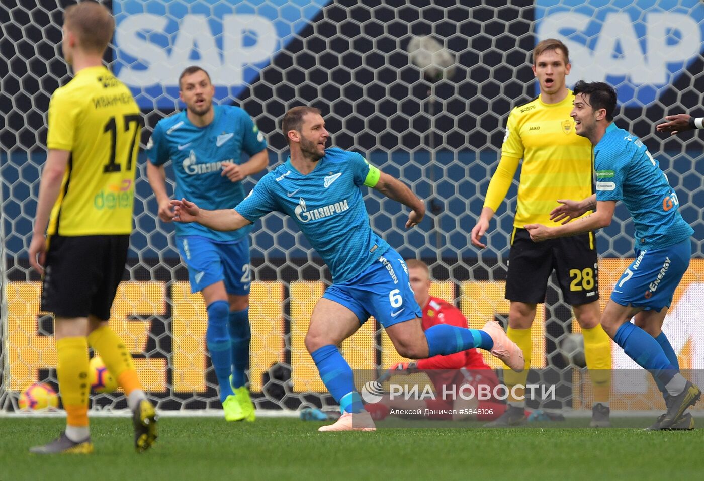 Футбол. РПЛ. Матч "Зенит" - "Анжи"