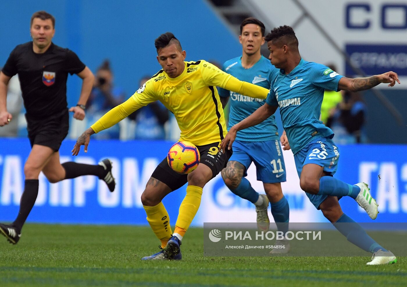 Футбол. РПЛ. Матч "Зенит" - "Анжи"