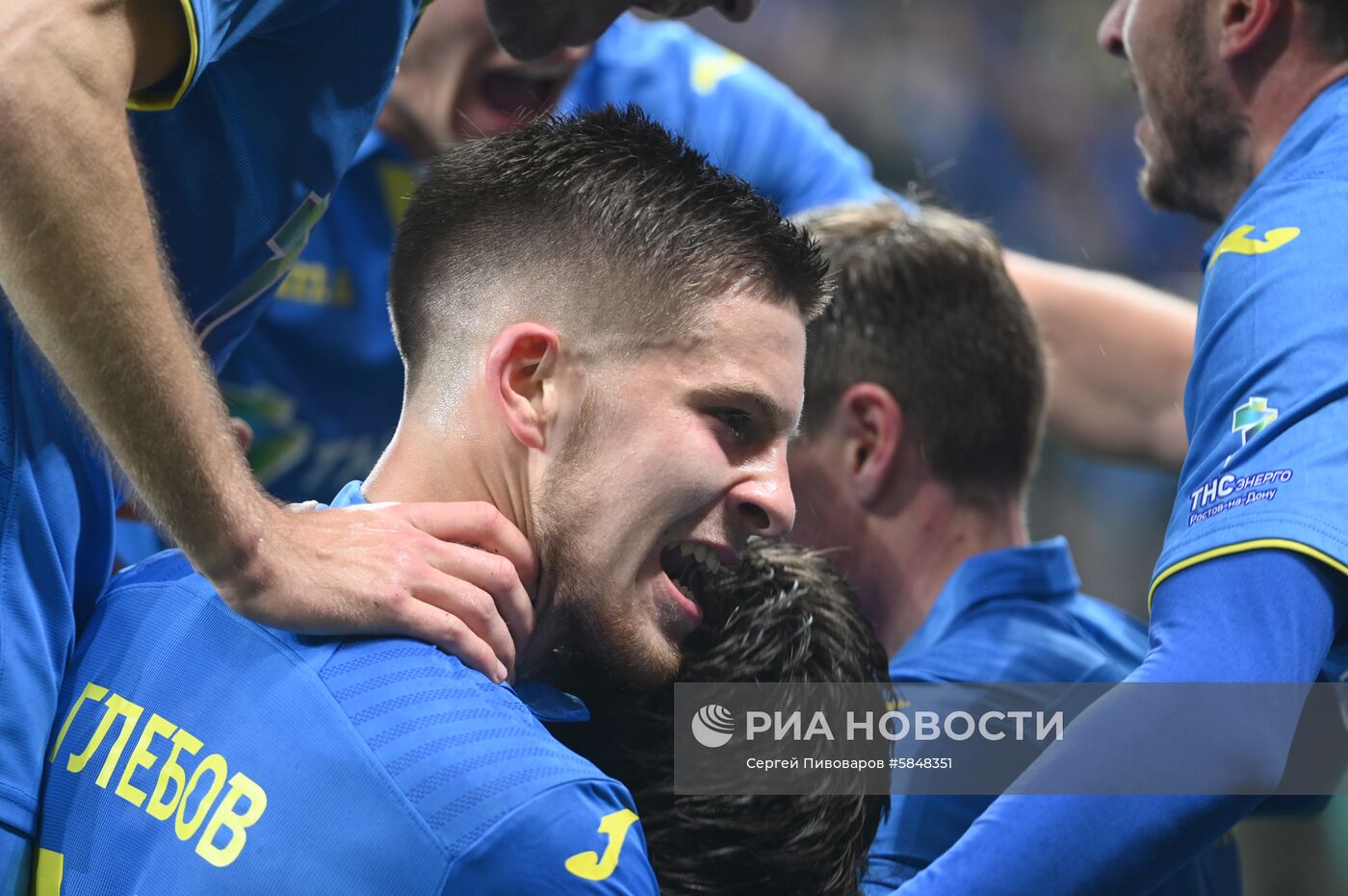 Футбол. РПЛ. Матч "Ростов" - "Спартак"