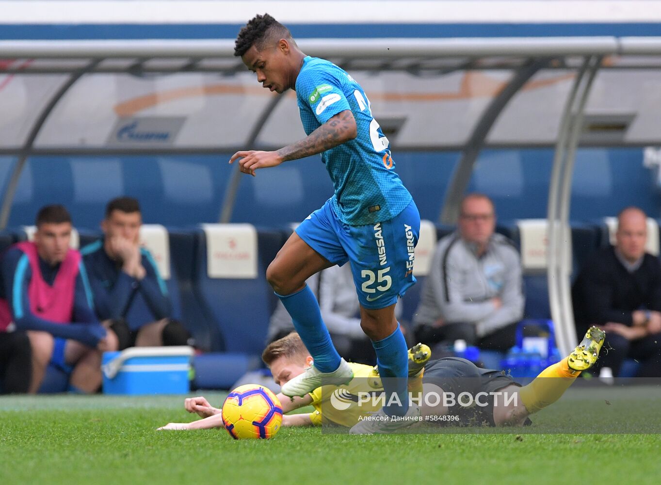 Футбол. РПЛ. Матч "Зенит" - "Анжи"