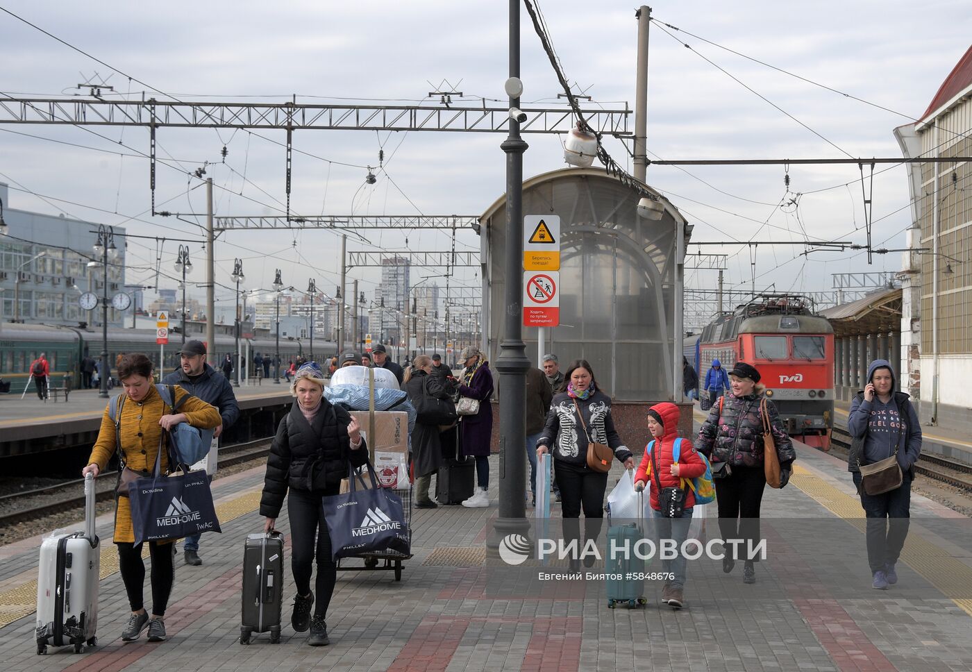 Прибытие поезда "Киев-Москва" на Киевский вокзал