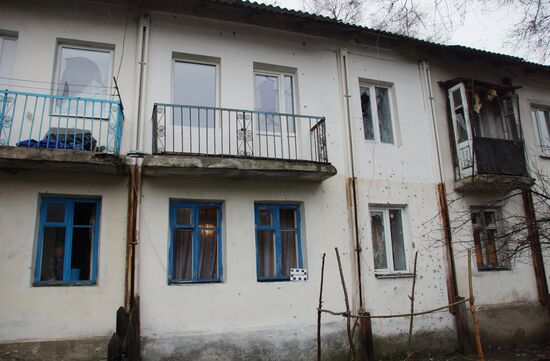 Последствия обстрела в Луганской области