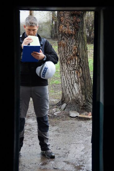 Последствия обстрела в Луганской области