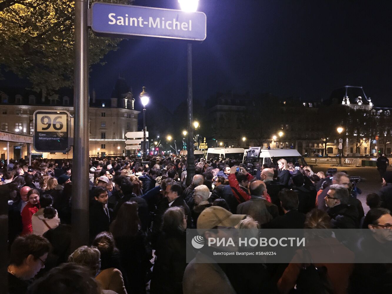 Пожар в соборе Парижской Богоматери
