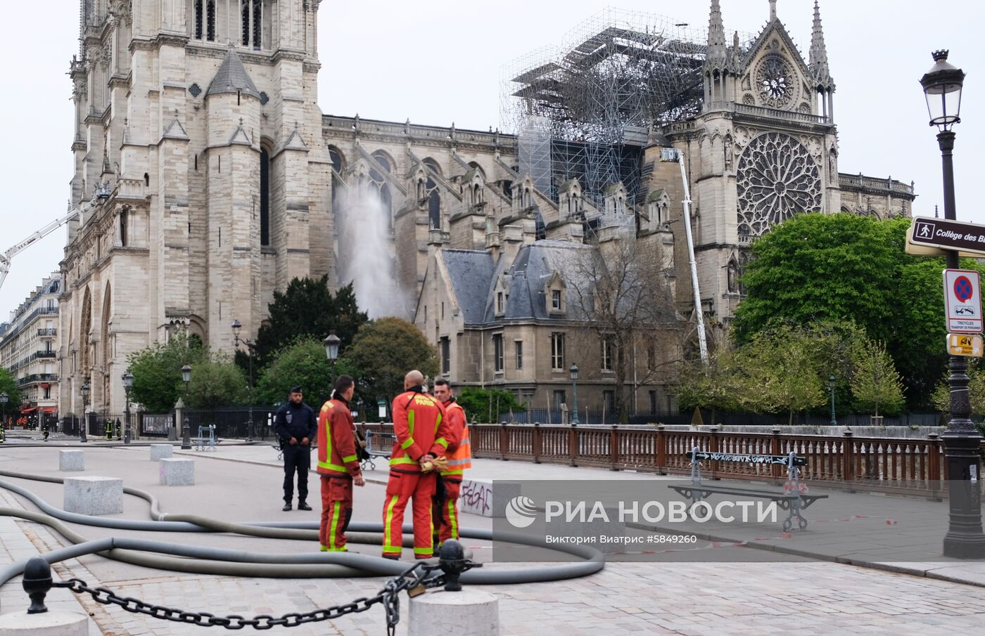 Последствия пожара в соборе Парижской Богоматери