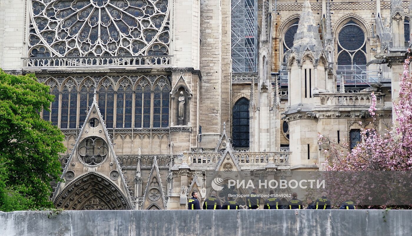 Последствия пожара в соборе Парижской Богоматери