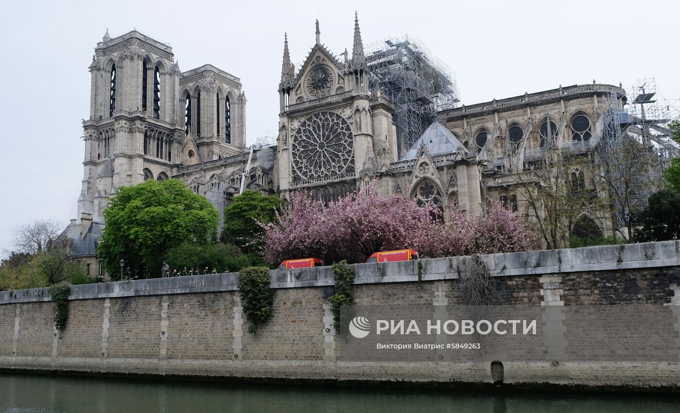 Последствия пожара в соборе Парижской Богоматери