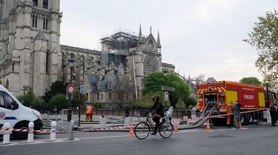 Последствия пожара в соборе Парижской Богоматери